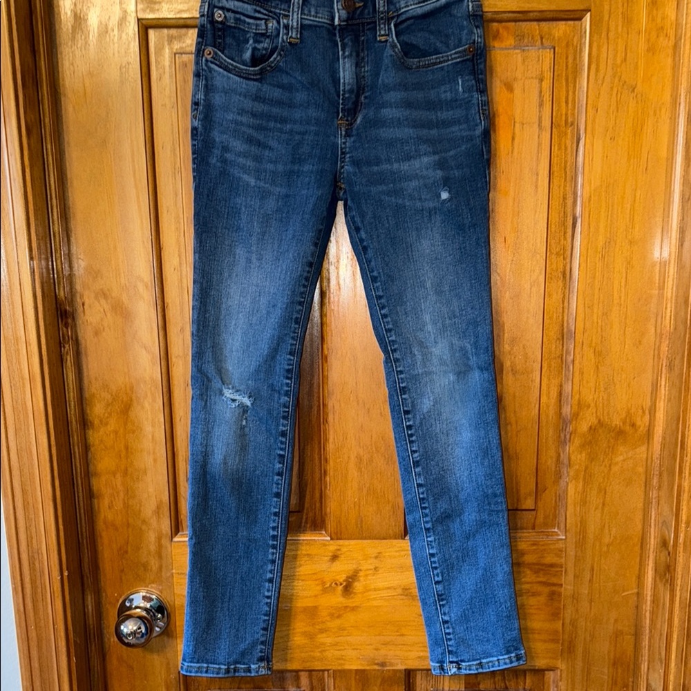 GAP Skinny Stretch Jeans with Distressed Detailing
